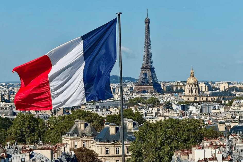 Paris Service page image